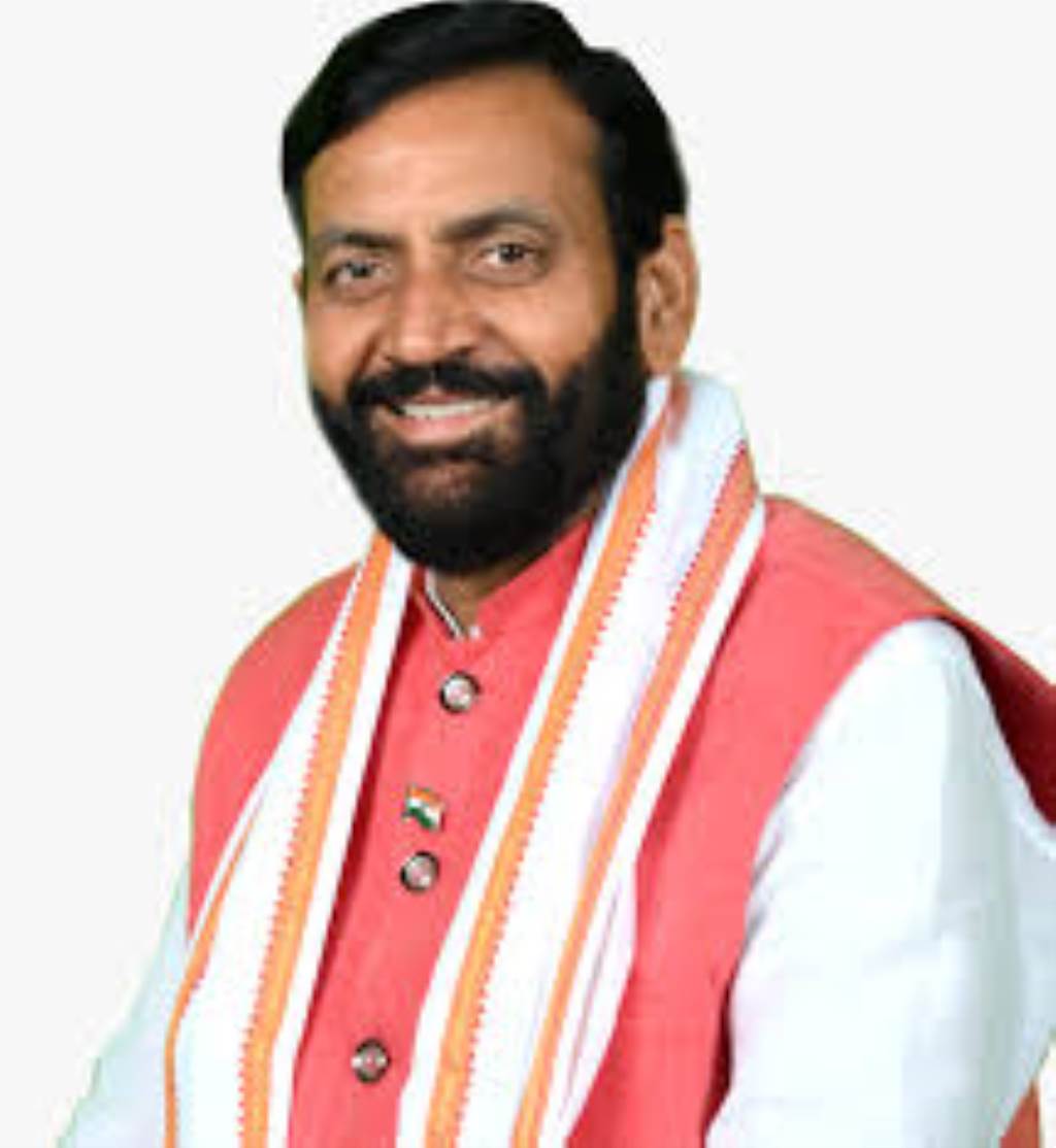 CM conducts surprise review of Samadhan Shivs and directs officials to take immediate action